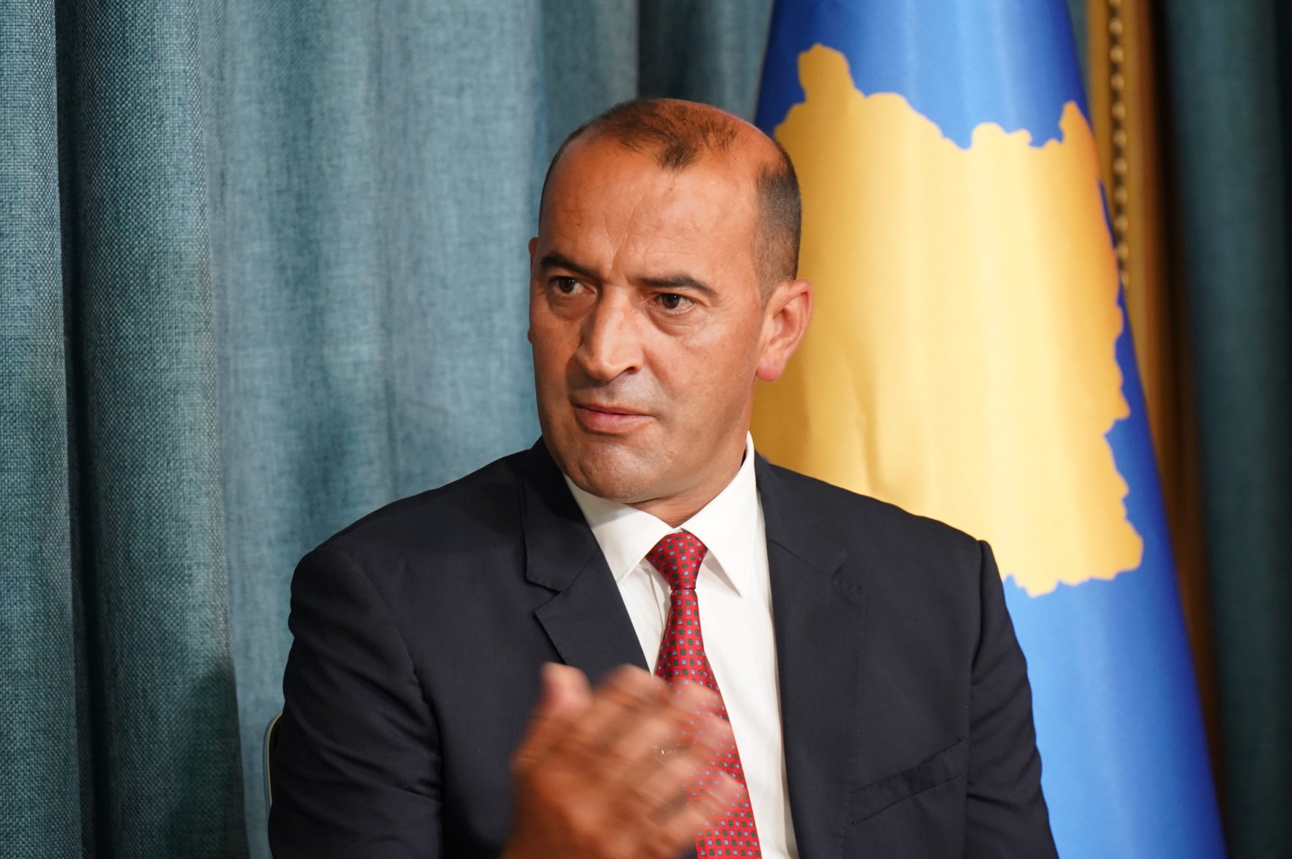 Haradinaj  Kurti nuk i ndal dhuratat për Serbinë  pas tokave të Manastirit  priteni Zajednicën 
